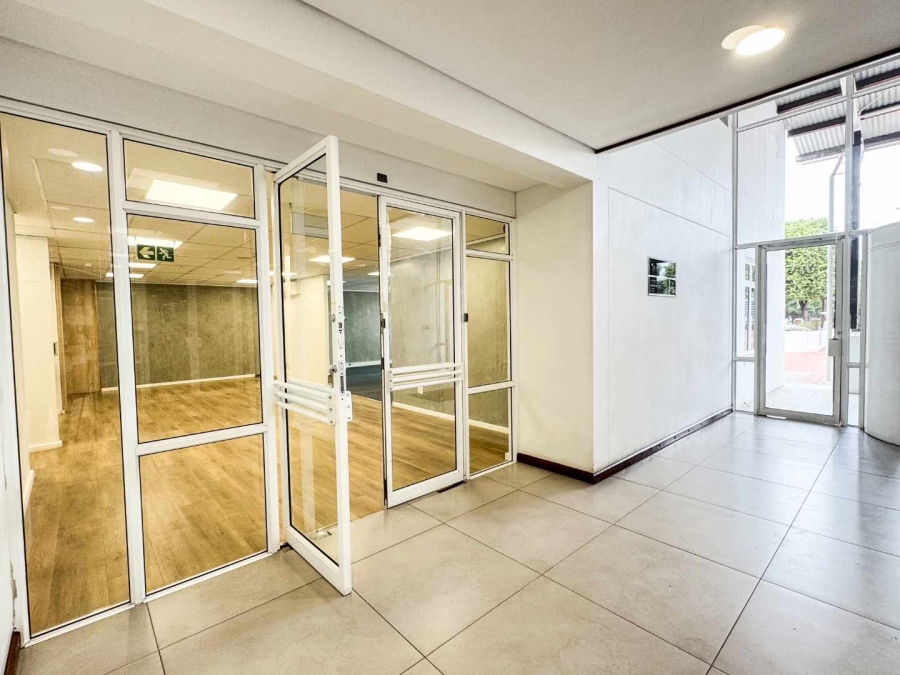 To Let Commercial Property for Rent in Mouille Point Western Cape